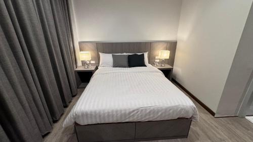 Pom Prap Sattru Phai Hotel | The Kite Hotel Bangkok