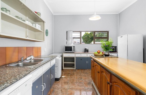 Kleinmond House | The Kleinmond Cottage