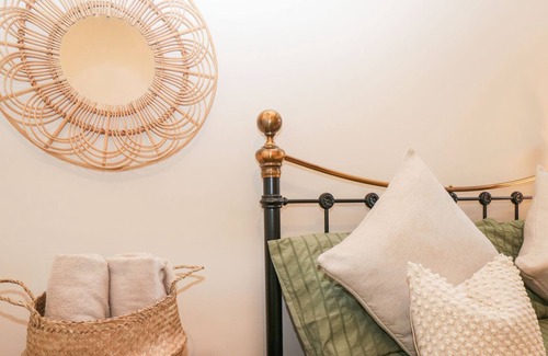Kirkby-in-Furness Cottage | THE KNITTLE ANNEX, pet friendly, with a garden in Grizebeck