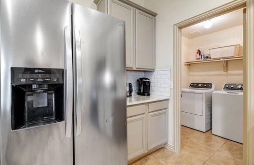 McKinney House | The Knob Cozy 3-Bedroom Home-Elegant Retreat in McKinney