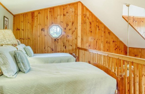 Wiley House | The Knotty Pine Cabin by Lake Burton