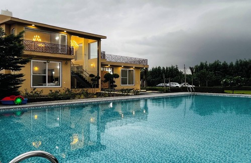 Taoru Villa | The Kohinoor Farm- A lux retreat with pvt, pool in Manesar, close to Delhi/NCR