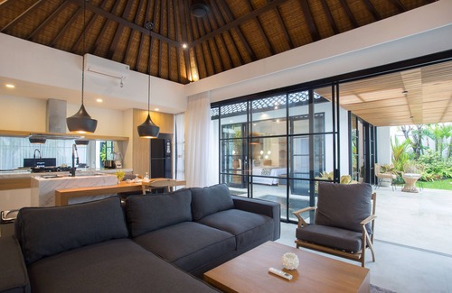 Seminyak Villa | The Kons Villa Bali Seminyak