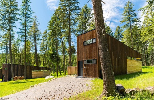 Lakeside Cabin | The Kootenai at Stoner Creek Cabins