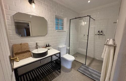 Greyton Cabin | The Lady Grace