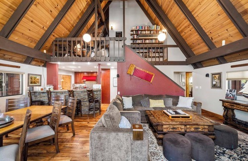 Groveland Cabin | The Lake House at Pine Mountain LakenFamily Lake House, Private Dock & Yosemite!