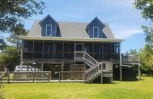 Ocracoke House | The Lake House: Private Large Yard l Screened Porch