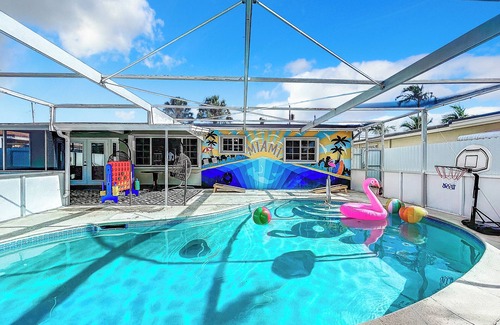 Miramar House | The Lake House: Relax & Rejuvenate