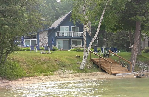 Bellaire House | The Lake House Summar