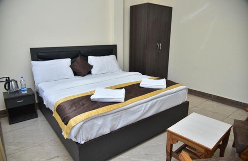 Bhimtal Hotel | The Lake Paradise Inn Bhimtal