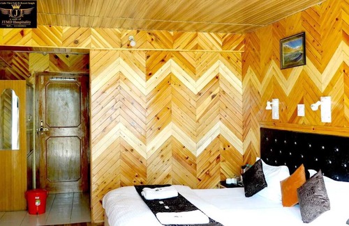 Sangla Hotel | The Lake View Resort