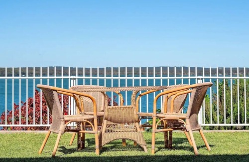 Mannering Park House | THE LAKEHOUSE Central Coast