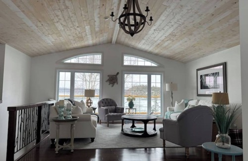 Rossport House | The Lakehouse on Nicol Island