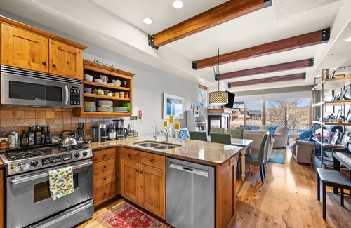 South Snyderville Basin House | The Lakehouse - upgraded Park City UT retreat.