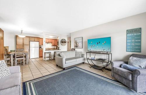 Central Okanagan House | The Lakeside Condo #202