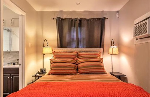 Mid America House | The Lakeside Cottage