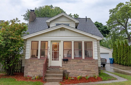 Lakeside House | The Lakeside Experience