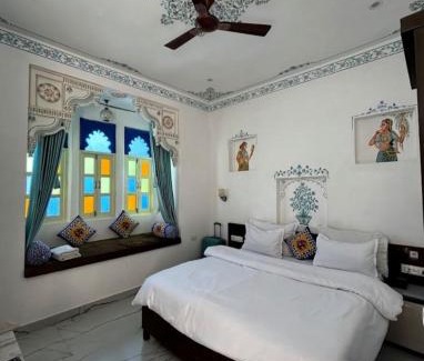 Udaipur District Bed & Breakfast | The Lakeside Haveli