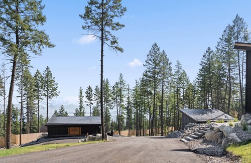Lakeside House | The Lakeside House w/pool & hot tub