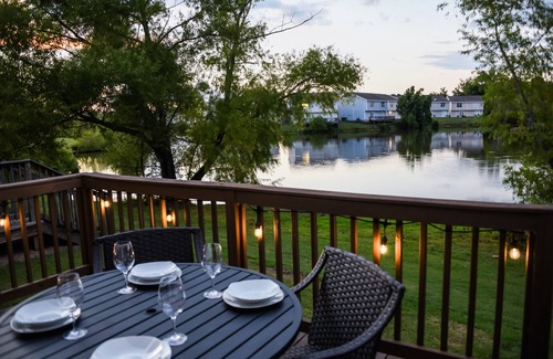 Starkville House | *The Lakeside Lookout* Modern! 5 Mins to MSU!