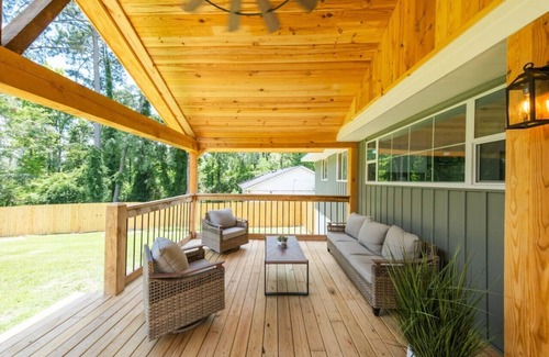 Macon House | The Lakeview - Quality Family Time