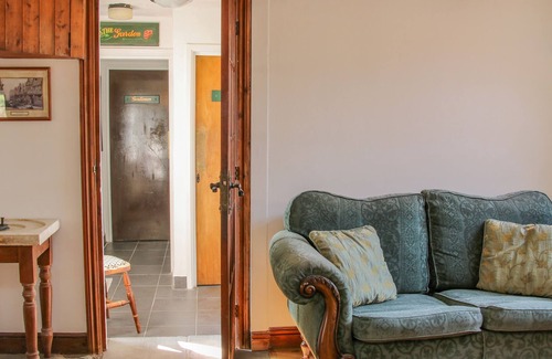Leominster Cottage | THE LAMB INN, pet friendly, character holiday cottage in Leominster