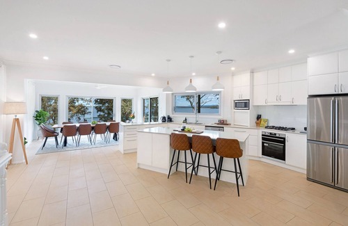 St. Georges Basin House | The Landing: Waterfront luxury + private boat ramp