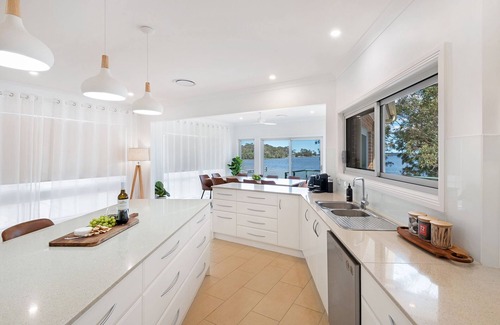 St. Georges Basin House | The Landing: Waterfront luxury + private boat ramp