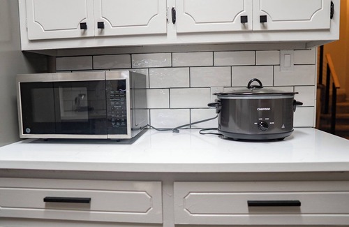 Gunter Afs House | The Landmark Residence-Cozy 3-bedroom condo in quiet neighborhood