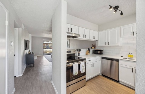 North Arlington Apartment | The Landry 174 | Spacious and Cozy 2 Bedroom 2 bth
