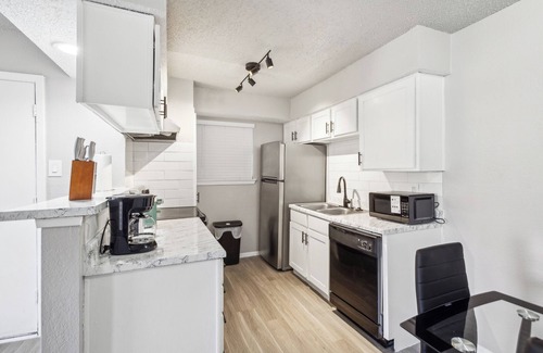 North Arlington Apartment | The Landry 283 | Spacious and Cozy 2 Bedroom 1bth