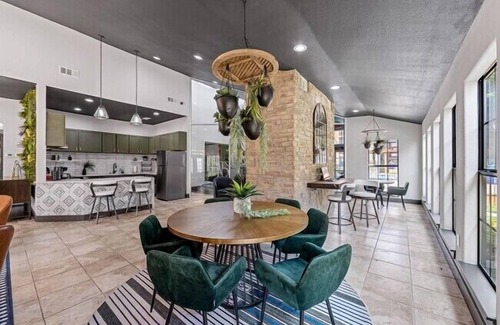 North Arlington Apartment | The Landry 283 | Spacious and Cozy 2 Bedroom 1bth