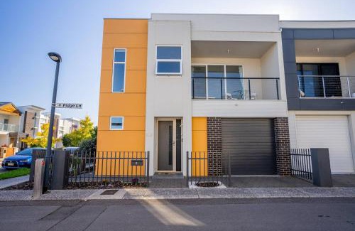 Lightsview House | The Lane of Lightsview - Relaxed Inner-city Living