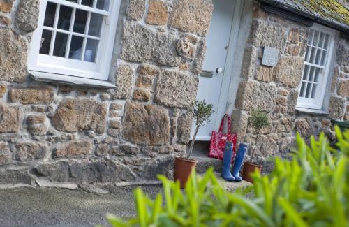 Mousehole House | The Langley Tarne