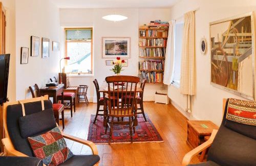 Thornthwaite House | The Larches