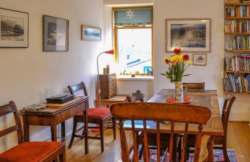 Thornthwaite House | The Larches