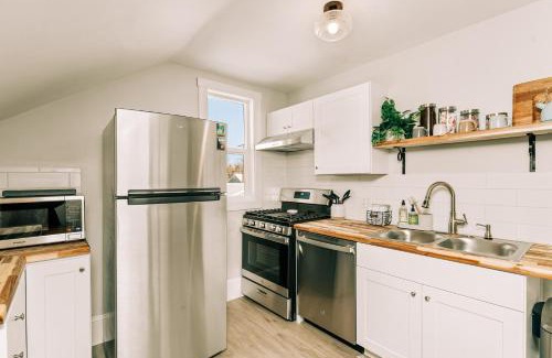 Great Falls House | The Larks Nest - A Gem in a Tranquil Neighborhood