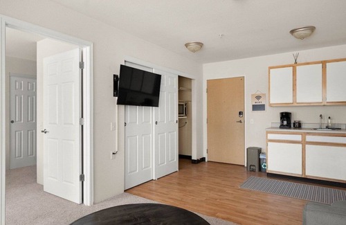 Paradise Apartment | The Lassen | Spacious & Private 1bdrm in Paradise