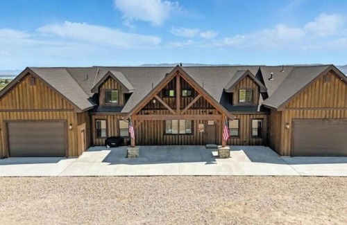 Fish Haven House | The Last Frontier - Hot Tub. Basketball Court . Teepee. 20 Acres with Lake Views