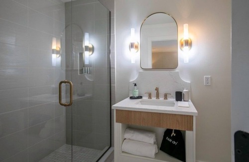 Oxford Hotel | The Laurel at The Ravine by Velvet Ditch Villas