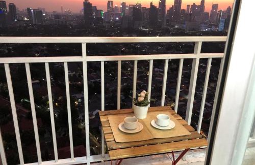 Jakarta Apartment | The Lavande Residences, Peaceful and Spacious with Pool, Wifi, and Netflix