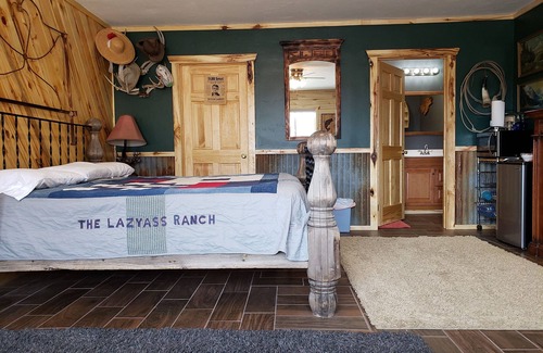 Panguitch Other | The Lazy Ass Ranch. The Field and Stream Room. Very pet-friendly. Tempur-Pedic.
