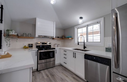 Grand Bend Cottage | The Lazy Bear Cottage in Grand Bend! Walking Distance to Beach + HOT TUB!