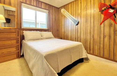 Beech Mountain Condo | The Lazy Bear/Pool/H.Tub/Sauna/Arcade/3rd Floor