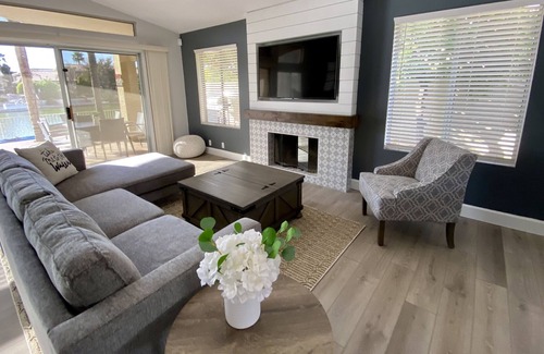 Arrowhead Lakes House | The Lazy Kayak, Lakefront Home with a Heated Pool, Kayak & Dock