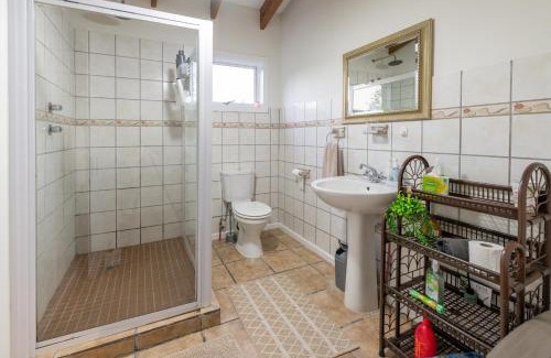 Knysna Apartment | The League - 6 sleeper, lagoon views, walk to town