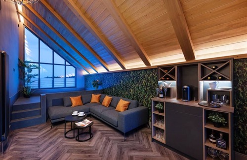 Woodhorn House | The Leeward - Marina West, Amblen