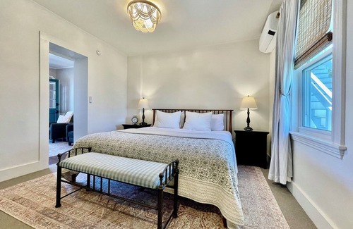 Boothbay Harbor Hotel | The legendary Admirals Suite! Boothbay Harbor 2-Room King Suite w/Bedroom and study
