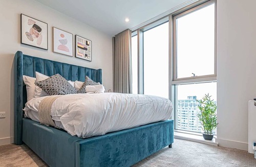 The Docks Apartment | The Lexington IIIX | 2 BDR | Netflix | Games Room