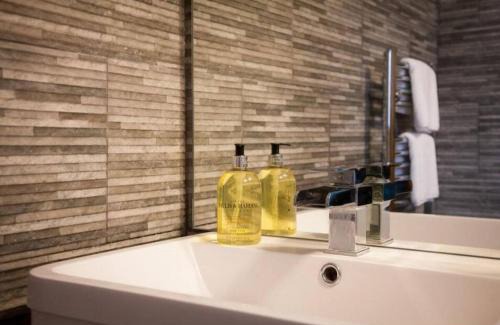 Chapeltown Apartment | The Light Villa House Entire luxury 3 bedrooms